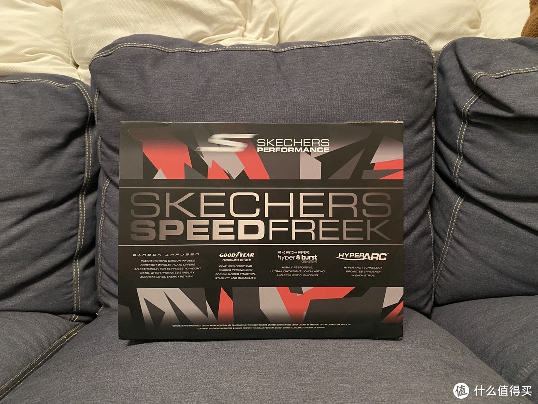 700不大的小众碳板跑鞋Skechers Speed Freek