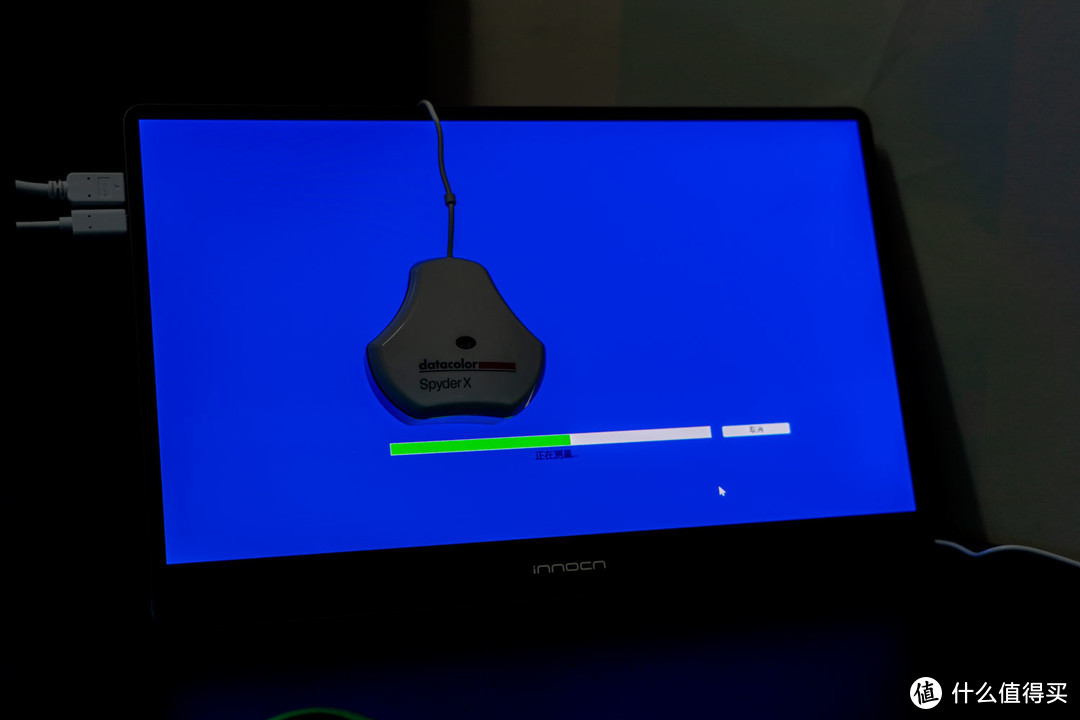 联合创新OLED便携屏评测：随时随地扩展显示，画面色彩确实惊艳