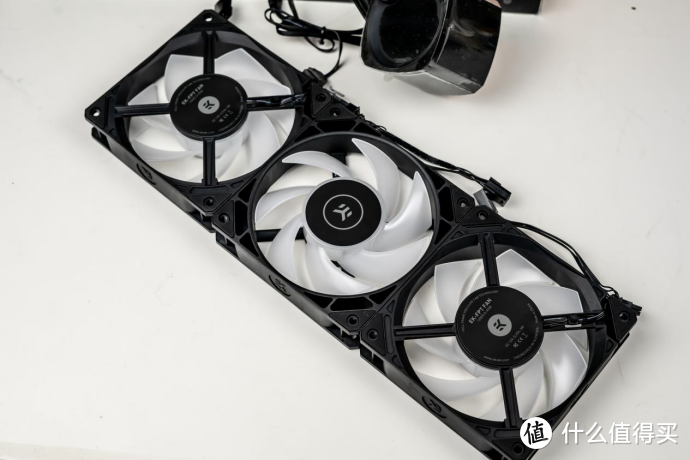 EKWB新旗舰，Nucleus AIO CR360 LUX D-RGB一体水冷开箱简测