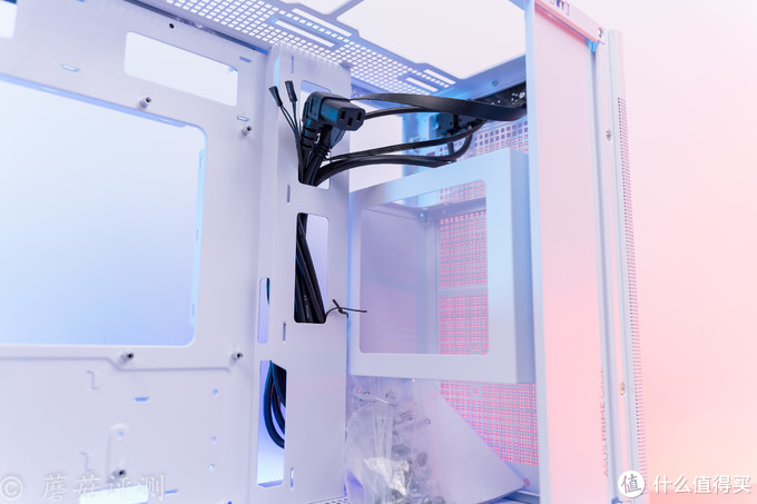 空间设置合理，细节处理精致、华硕（ASUS）AP201 冰立方机箱 装机评测
