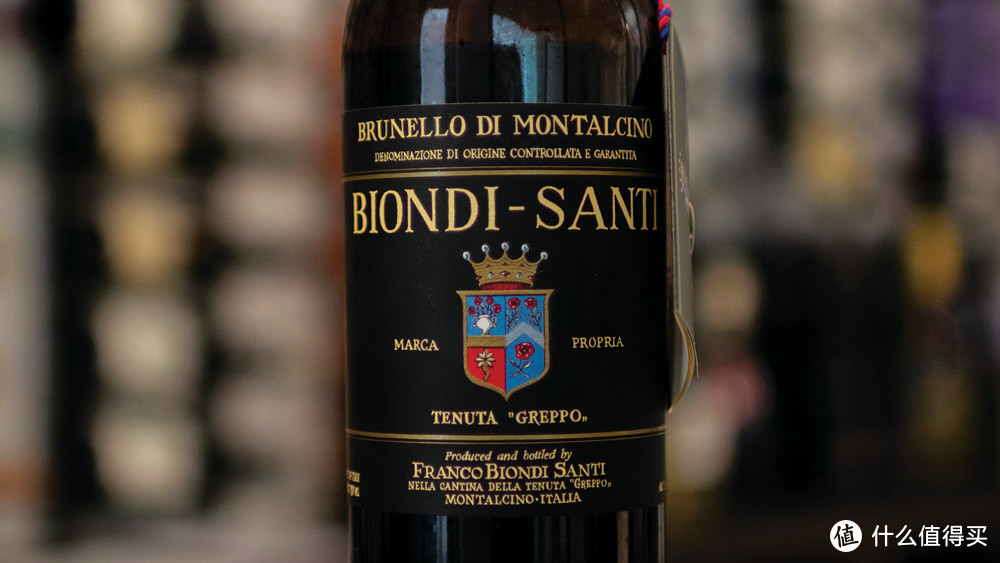意大利最贵的产区Brunello di Montalcino布鲁内罗，葡萄酒给人的印象仿佛是”戴着天鹅绒手套的铁拳”，优雅中充满力量， 价格一般在¥500以上