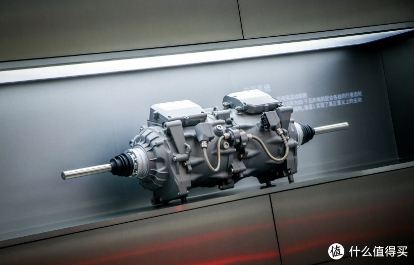 极星2，来自北欧极简设计美学的电动车，打动你了吗？