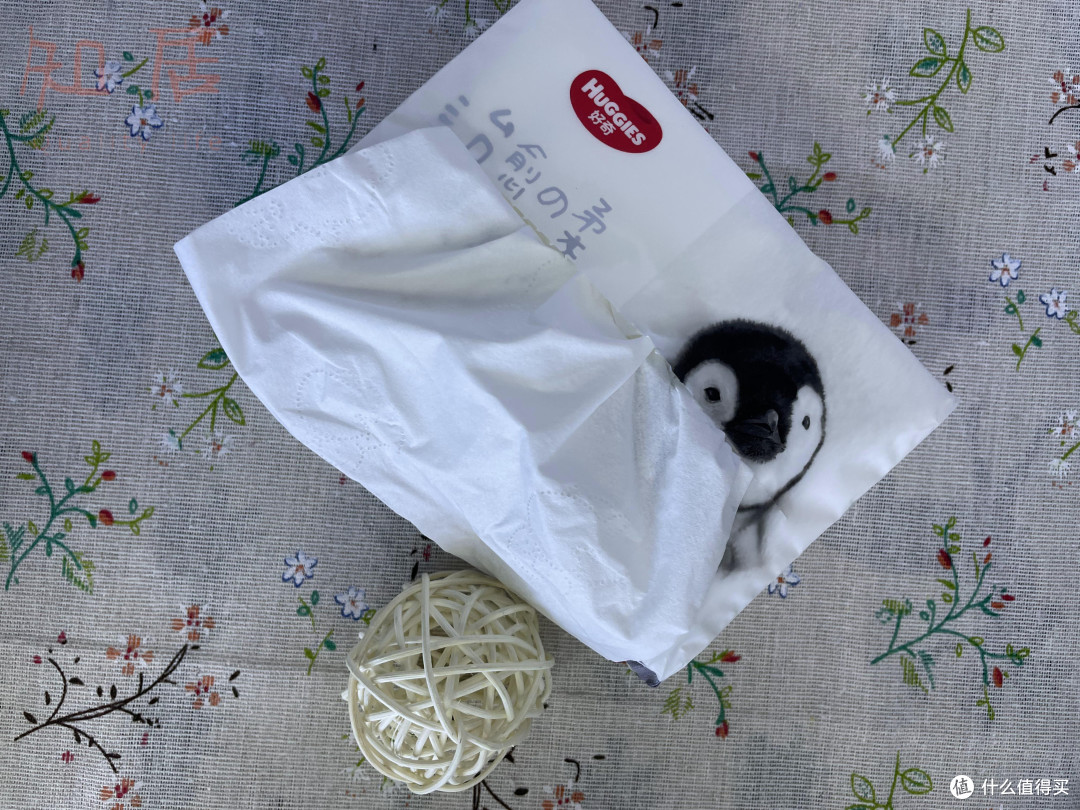 呵护宝宝稚嫩的肌肤,柔软丝滑:好奇 治愈之柔 纸巾