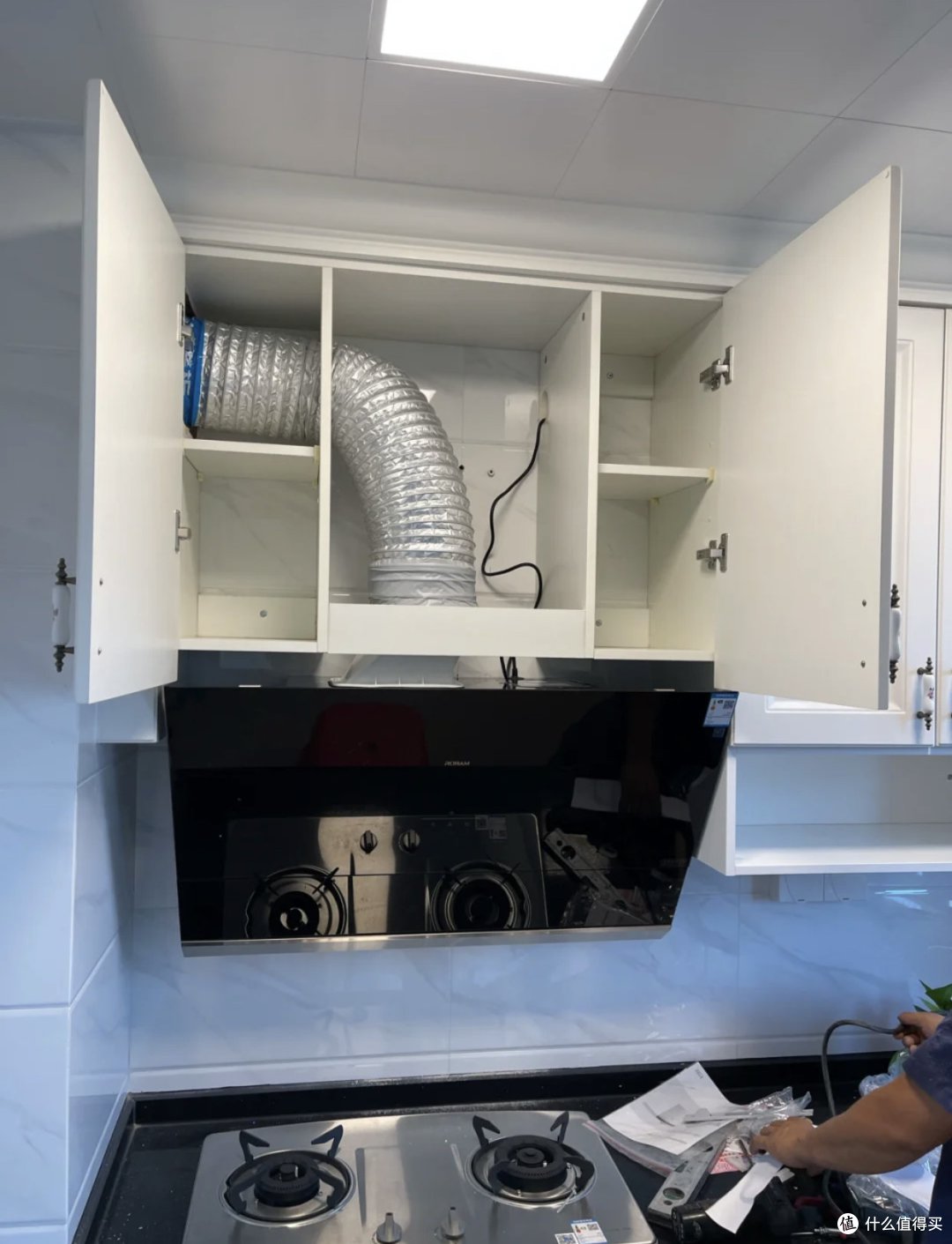 油烟机到底该怎么买？顶吸好还是侧吸好？这次给你说透，建议收藏