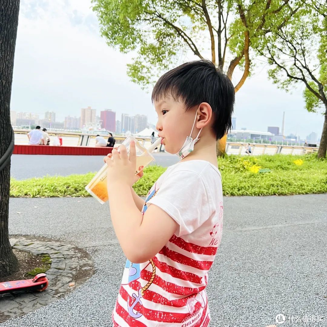 这一款竟然最防水？宝宝8款防晒霜最全测评，让你避雷不踩坑～