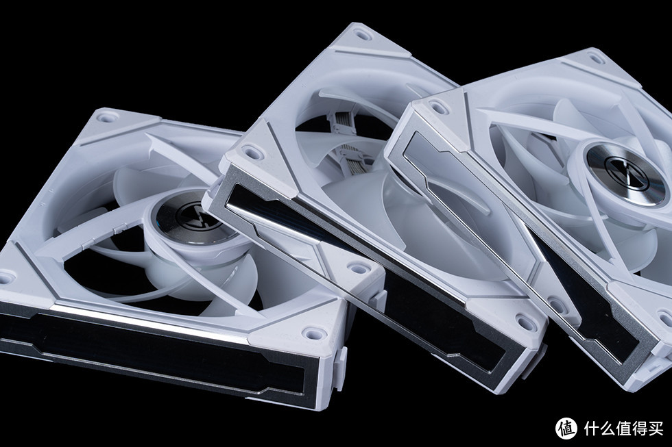 幻镜无限 — 用联力积木风扇三代 幻境120 打造梦幻海景房主机