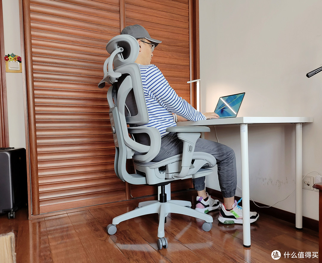 程序猿专属电脑椅？严选这个能挂外套能走腰的工学椅太yes了！