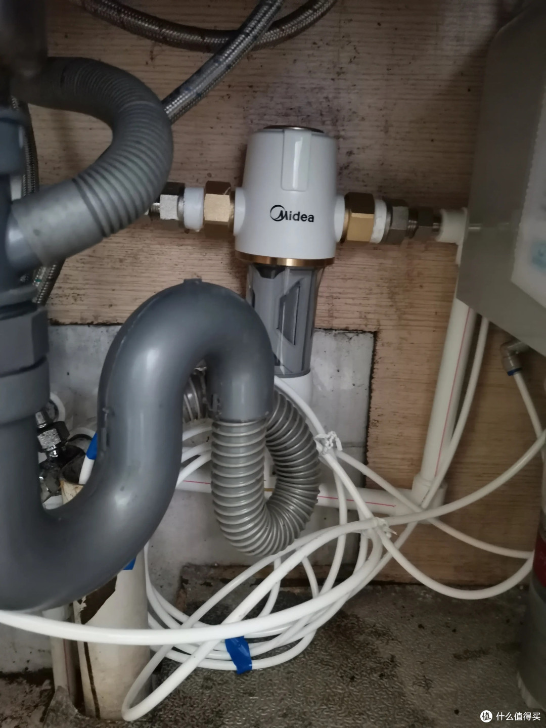 60L容量的热水器，一天消耗多少电？看到账单：不愧是“电老虎”