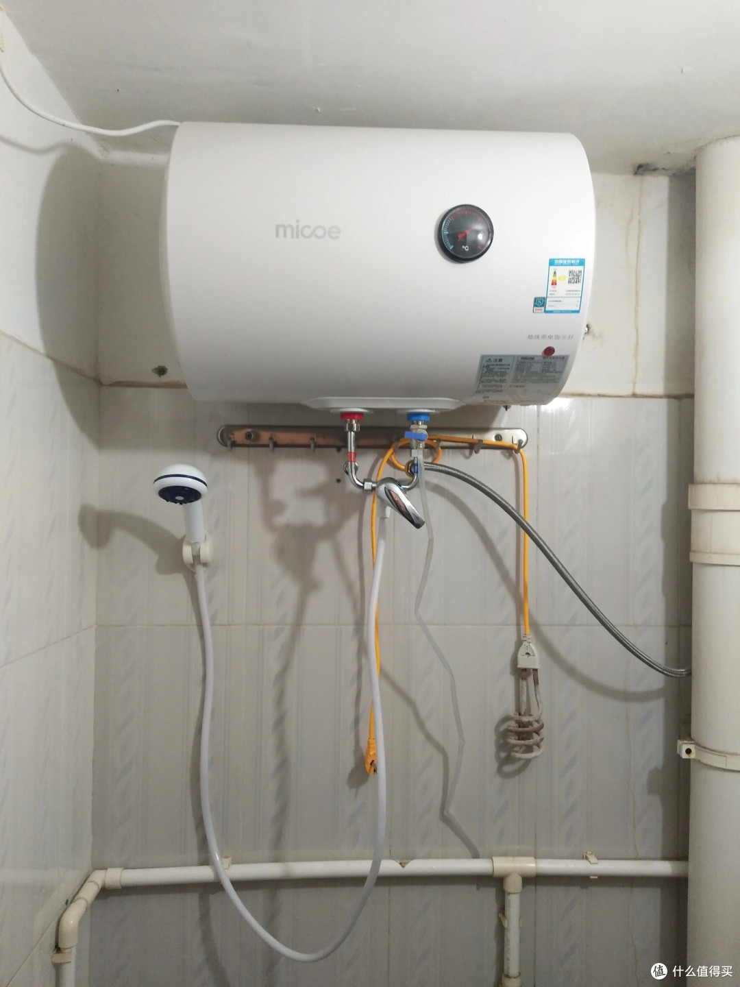 60L容量的热水器，一天消耗多少电？看到账单：不愧是“电老虎”