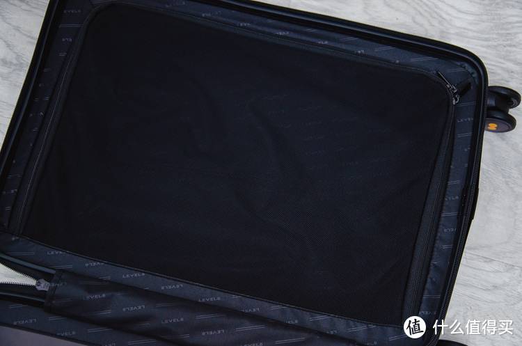 高品质商务生活——地平线8号城市脉搏系列商务行李箱