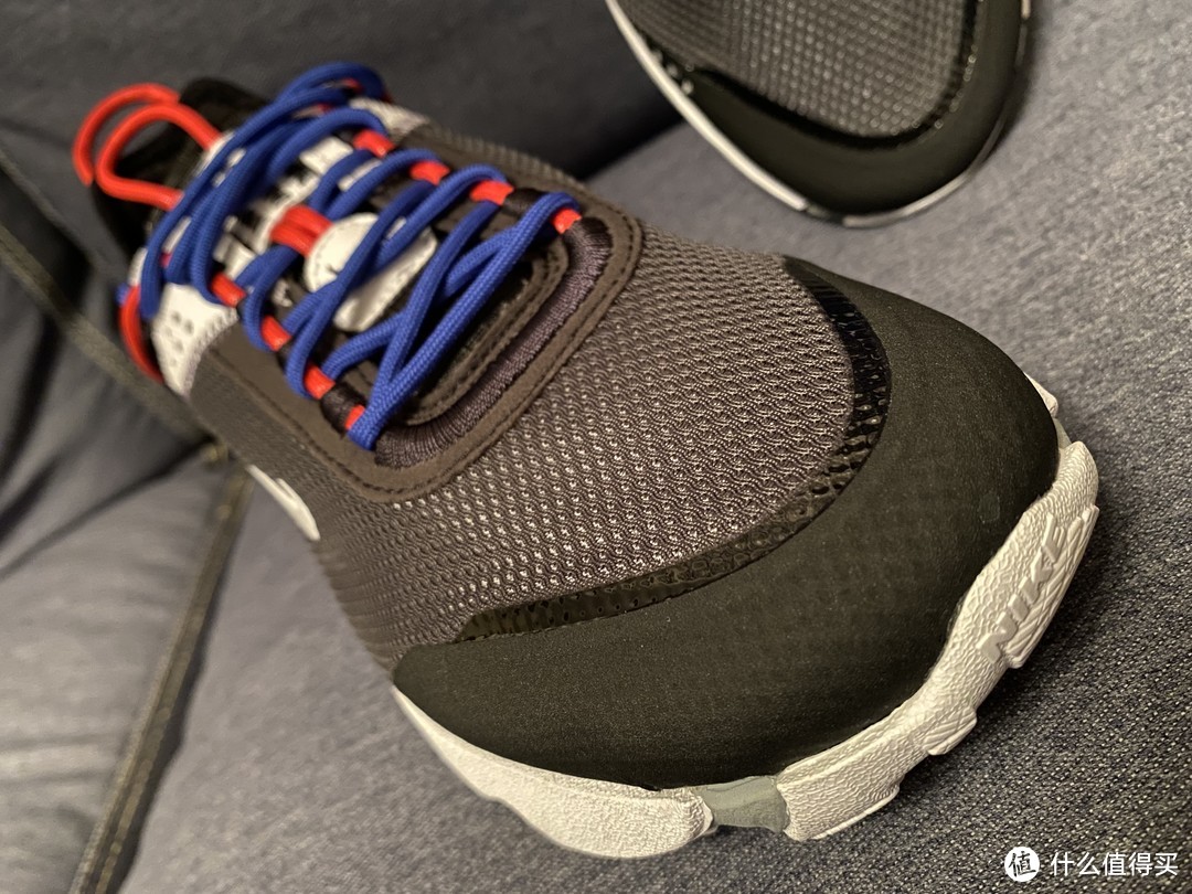 Nike React Live是双好穿的休闲鞋