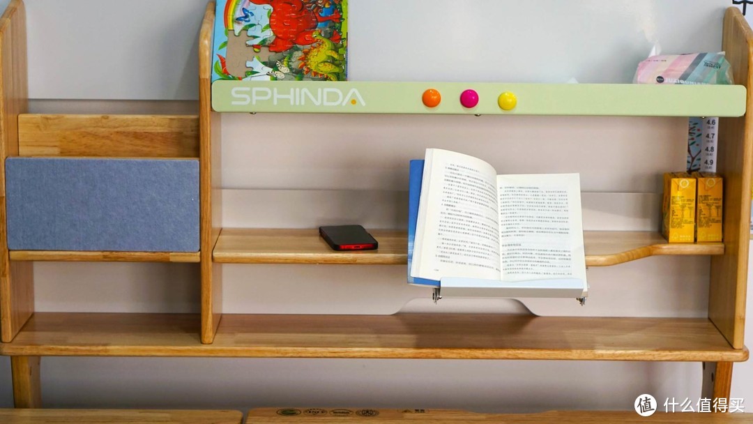儿童书桌该如何选？避免甲醛，选择实木！斯芬达实木学习桌椅分享。