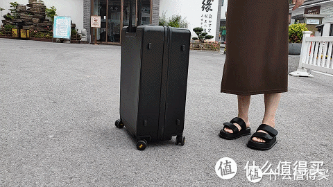 商务行李箱评测：地平线8号城市脉搏系列商务旅行箱，轻薄耐用颜值高，出行倍有面儿！