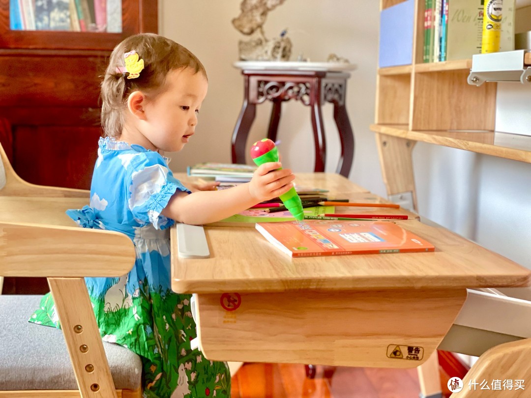 2岁7个月不二家妹妹学习习惯培养记——斯芬达 全实木“小鹿桌+小U椅”评测