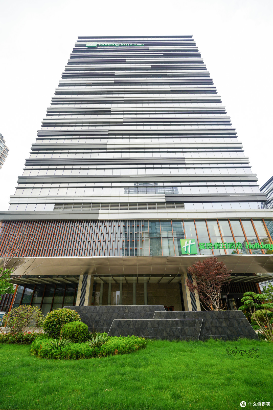 比很多皇冠假日更给力的青岛金水套房假日酒店入住体验