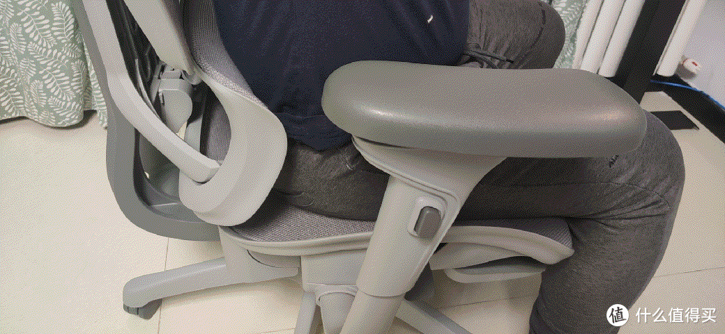 腰背联动，贴心更懂你、网易严选工程师系列人体工学椅E1灰 评测