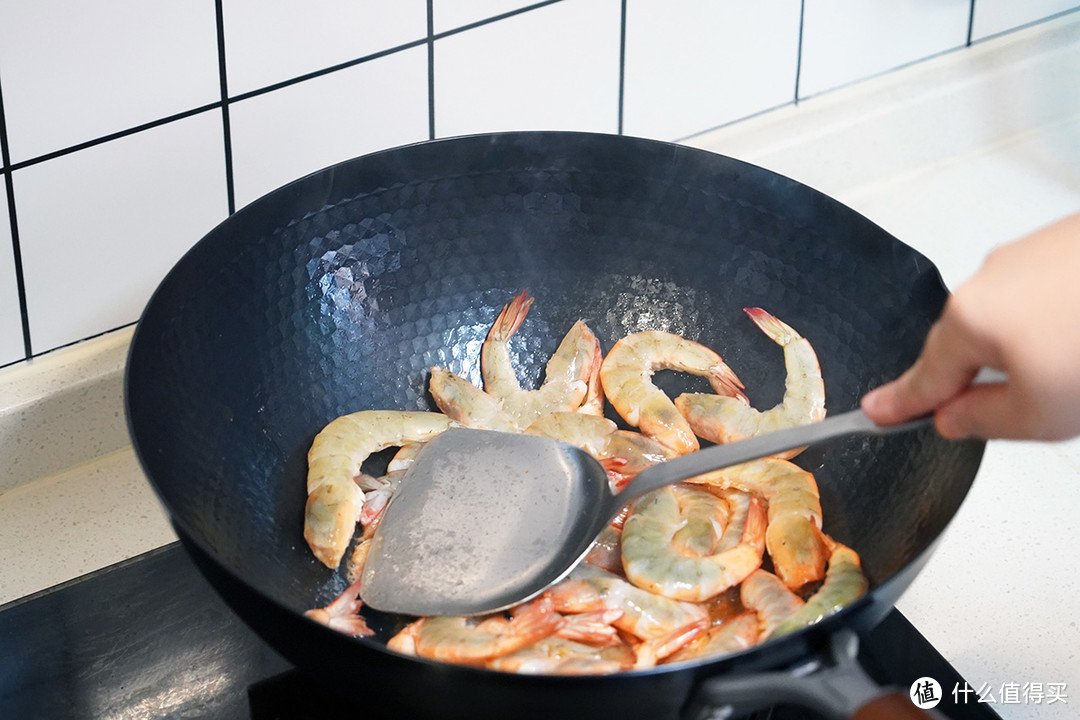 回归饮食健康，不加涂层的铁锅开好锅也可以不沾