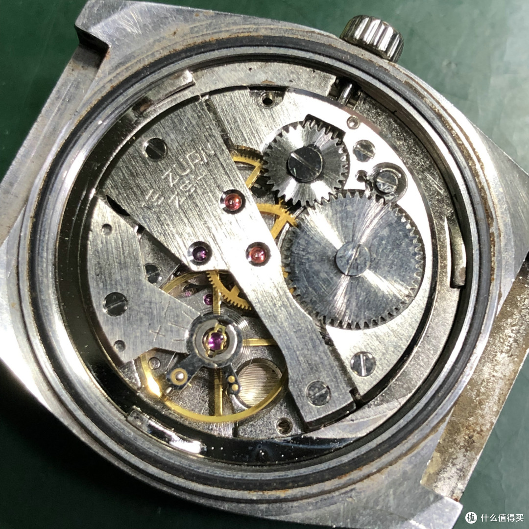 国表鉴赏之异形款上海7120手表保养