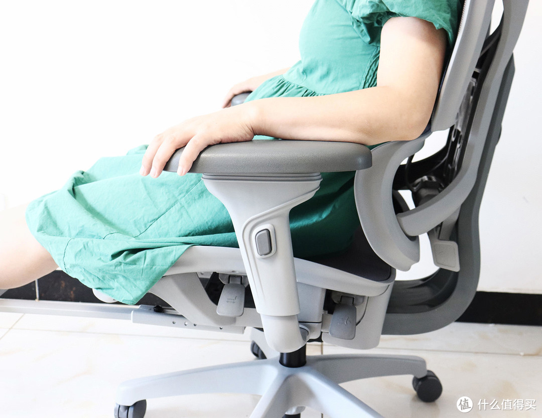 久坐用户必备椅子，网易严选工程师系列人体工学椅，让工作更舒适