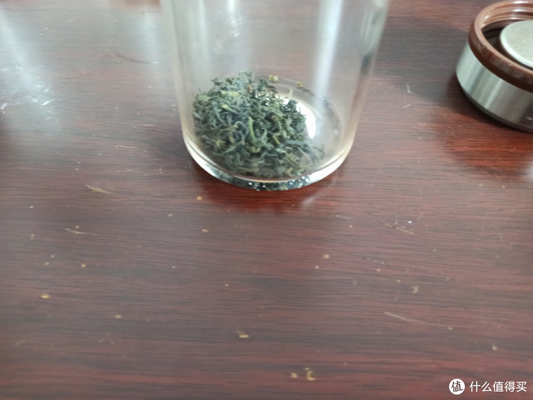 夏天正好喝绿茶：华中农业大学出品的恩施绿茶，陆個壹华农绿针开箱品尝。