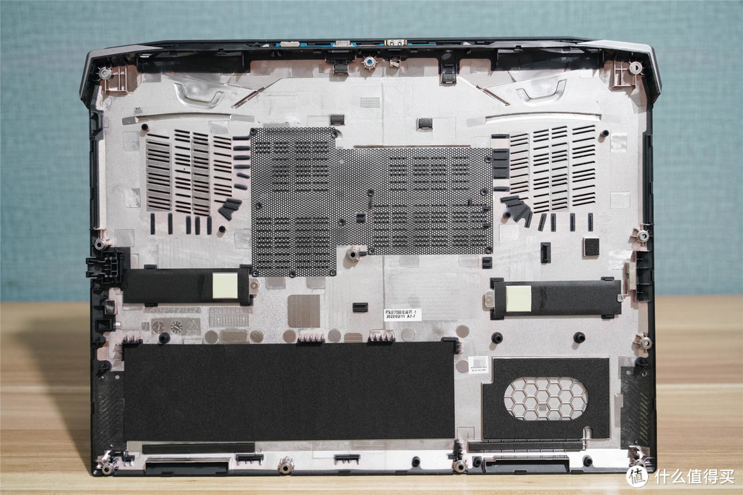 高功率RTX3060，宏碁暗影骑士·擎2022版拆解评测：性能追平台式机