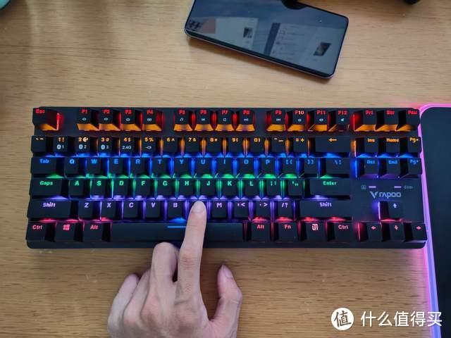 雷柏V500Pro-87机械键盘评测：既能无线连接也能有线连接！