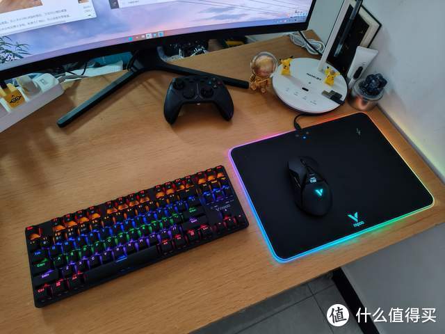 雷柏V500Pro-87机械键盘评测：既能无线连接也能有线连接！