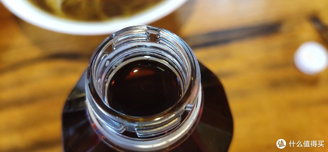 撸串没有什么不是一瓶乌龙茶不能解腻的，三得利代工厂替代自主产品口味真的堪喝吗？