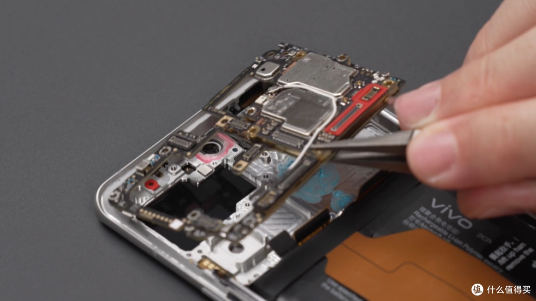 200w的iqoo 10 pro 拆开看看