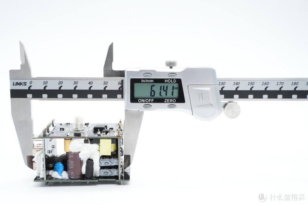 拆解报告：Baseus倍思30W 2A1C快充插座CCGAN30-3ACC