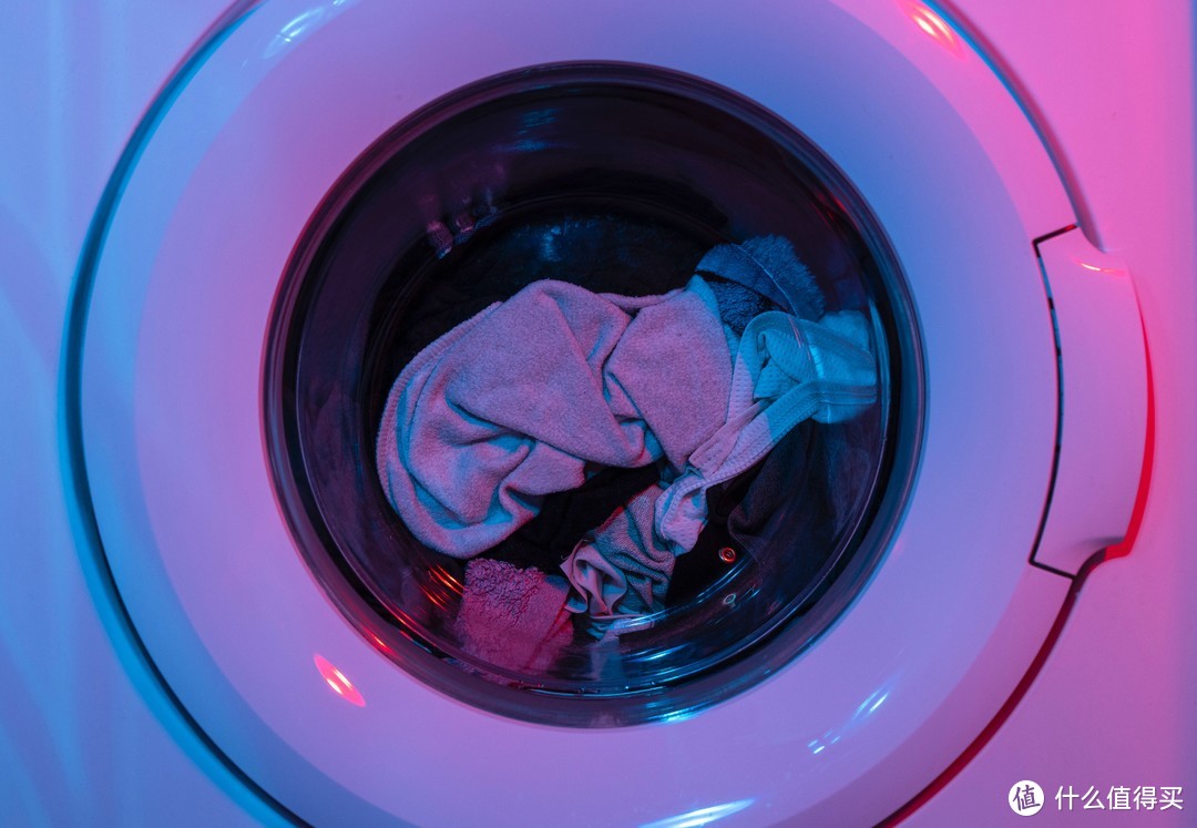 波轮洗衣机和滚筒洗衣机哪个好？看过以后你就不纠结了！