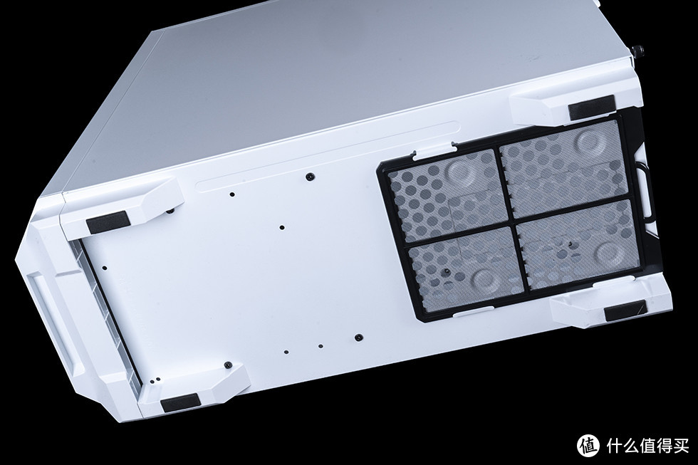 白色光影 — 追风者全家桶+微星Z690刀锋钛装机展示