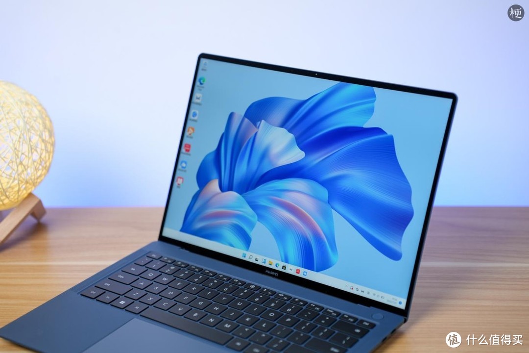 美学设计再升级，华为MateBook X Pro 2022  微绒典藏版上手体验