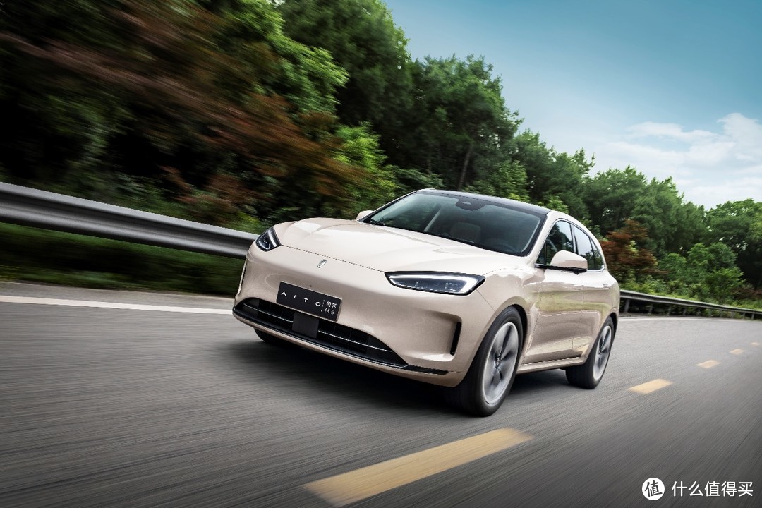 AITO问界M5 EV 7月27日正式开启小订，想买纯电SUV的你又多了一个新选择