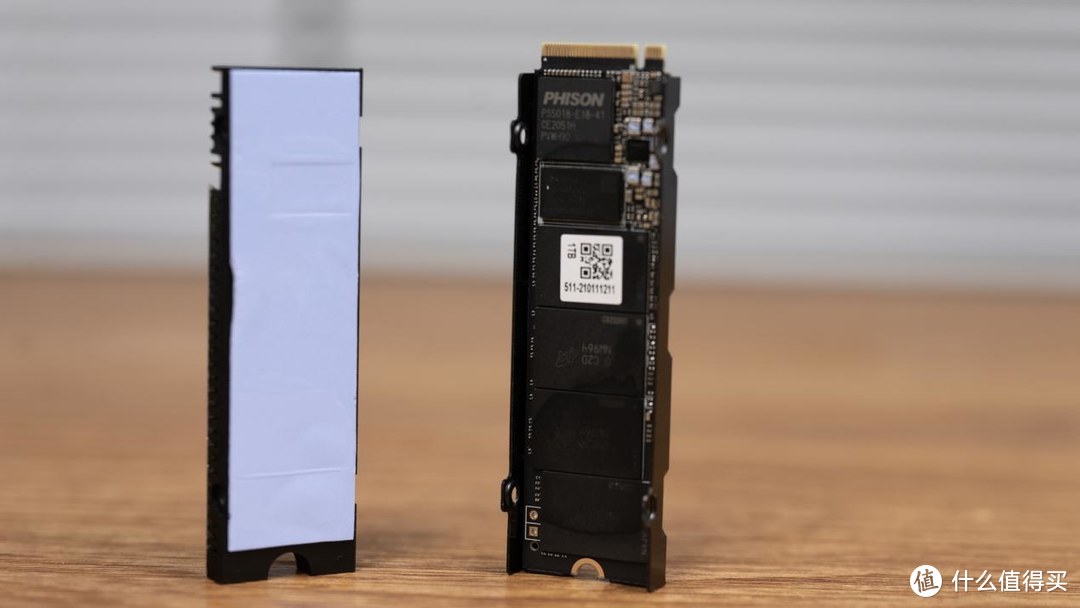 解释一下什么叫奢华！技嘉AORUS钛雕 PCI-E 4.0 NVMe SSD上手
