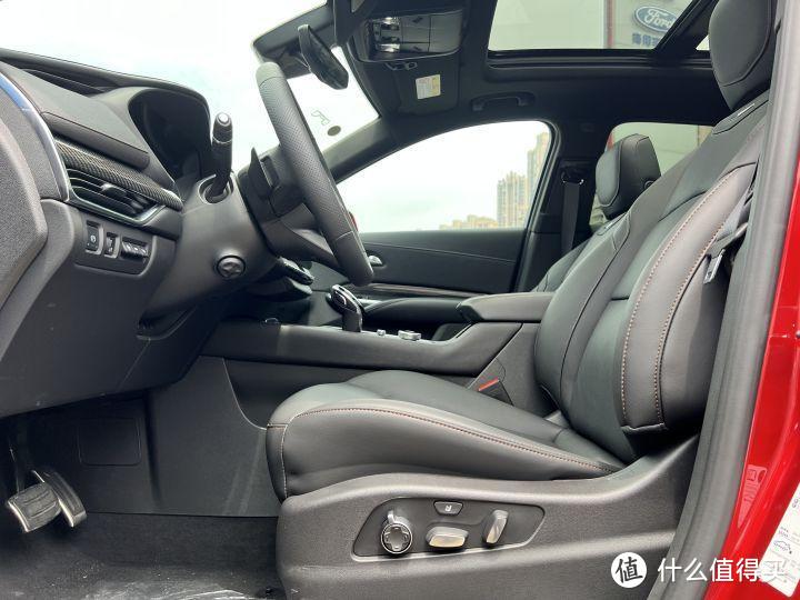 外表小资情调，内里真材实料！凯迪拉克XT4诠释美式入门豪华SUV