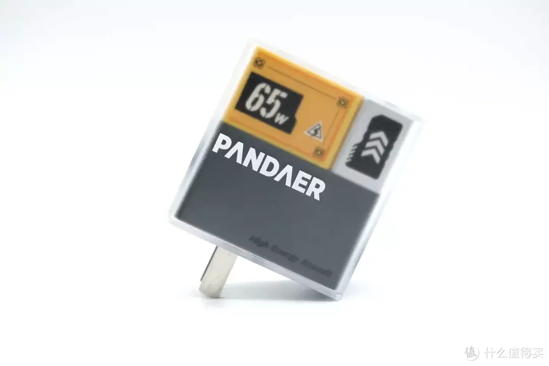 魅族 PANDAER 65W「变速箱」潮充 充电器评测：自适应功率分配，三口独立电路