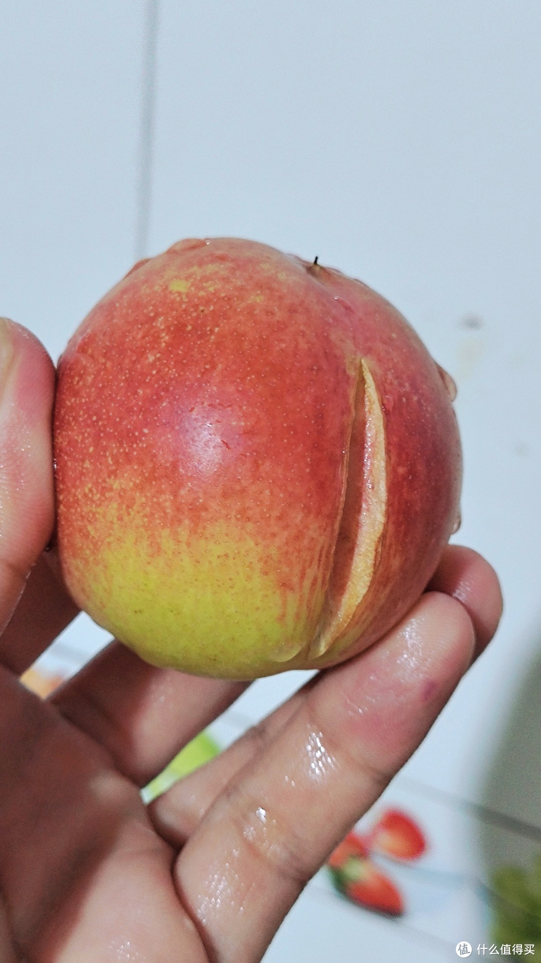 这个长了屁股的桃子有点小，但是很甜。