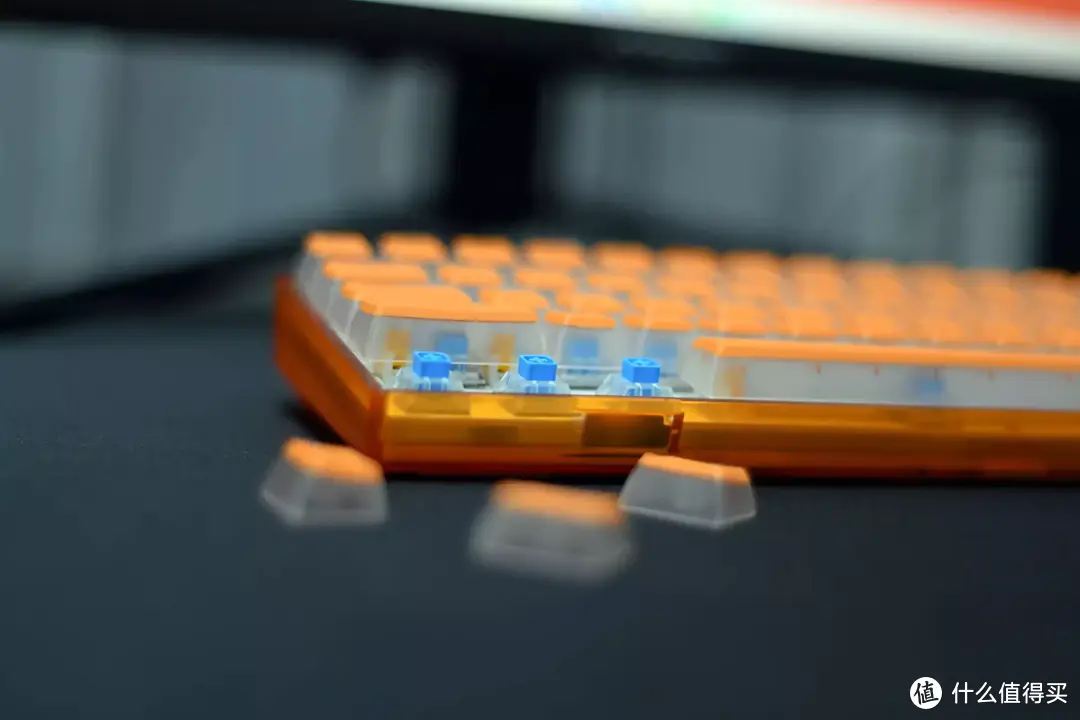 为桌面带来清新感：黑峡谷SODA68三模机械键盘