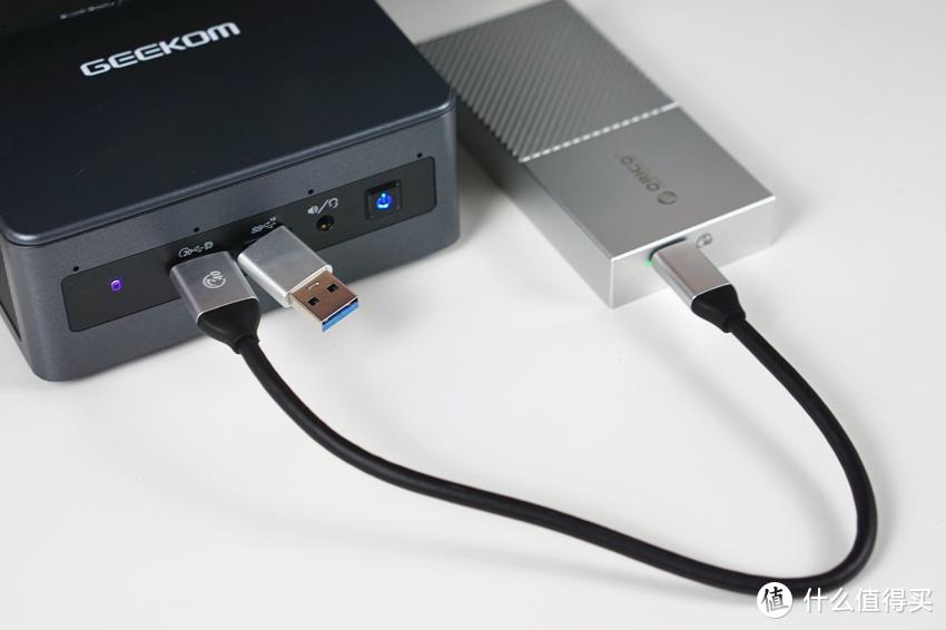 40Gbps带宽，并兼容雷电接口，奥睿科USB4移动硬盘盒上手体验