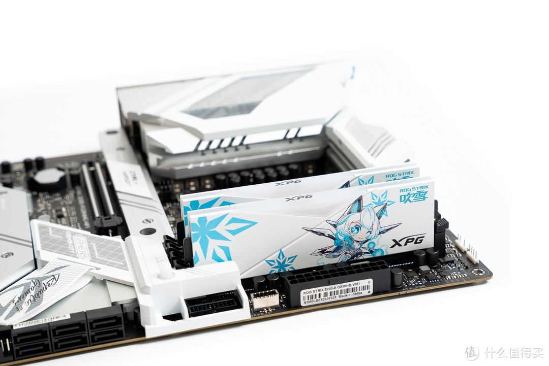 XPG 龙耀 DDR5 吹雪联名内存 DDR5 6000MHz 16GB × 2 开箱分享