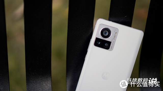 moto X30 Pro深度测评：全球首发2亿像素大底影像，体验如何？