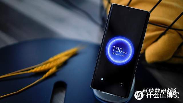 moto X30 Pro深度测评：全球首发2亿像素大底影像，体验如何？