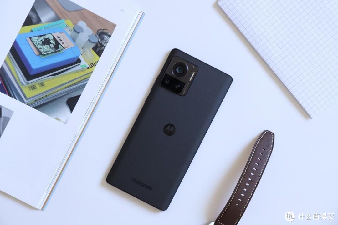 moto X30 Pro体验：全球首发2亿像素超大底CMOS，手机影像新突破