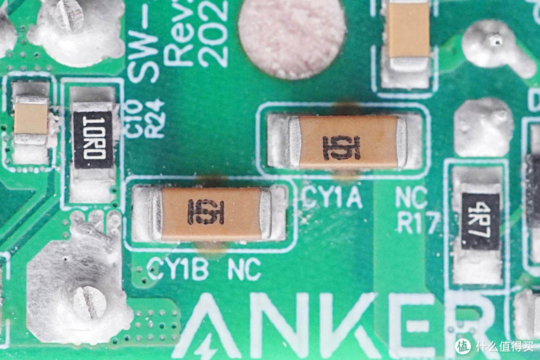 拆解报告：Anker安克65W 2C1A全氮化镓充电器A2668