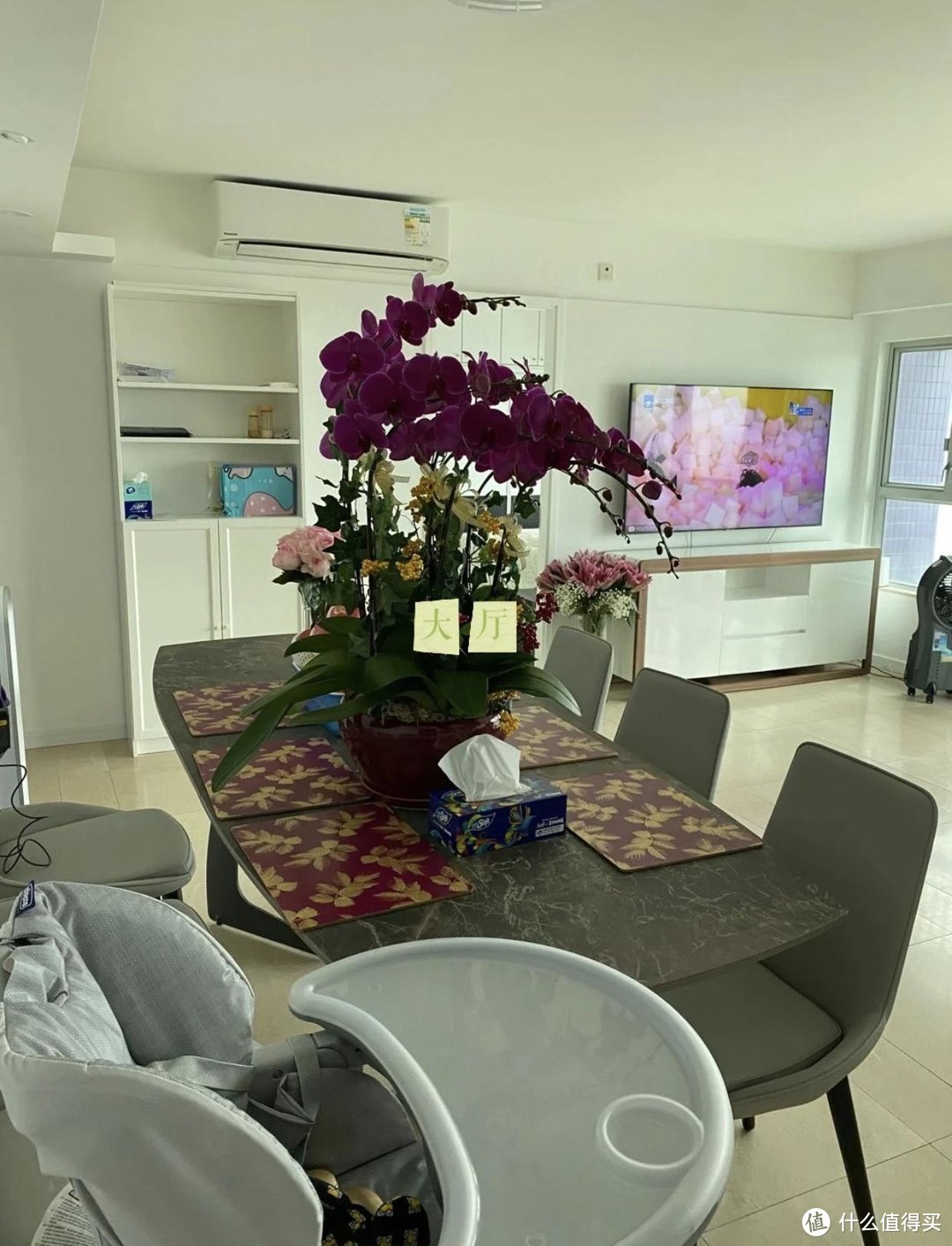 她家因装修“过于简单”被吐槽，细致的网友：这是香港的房子