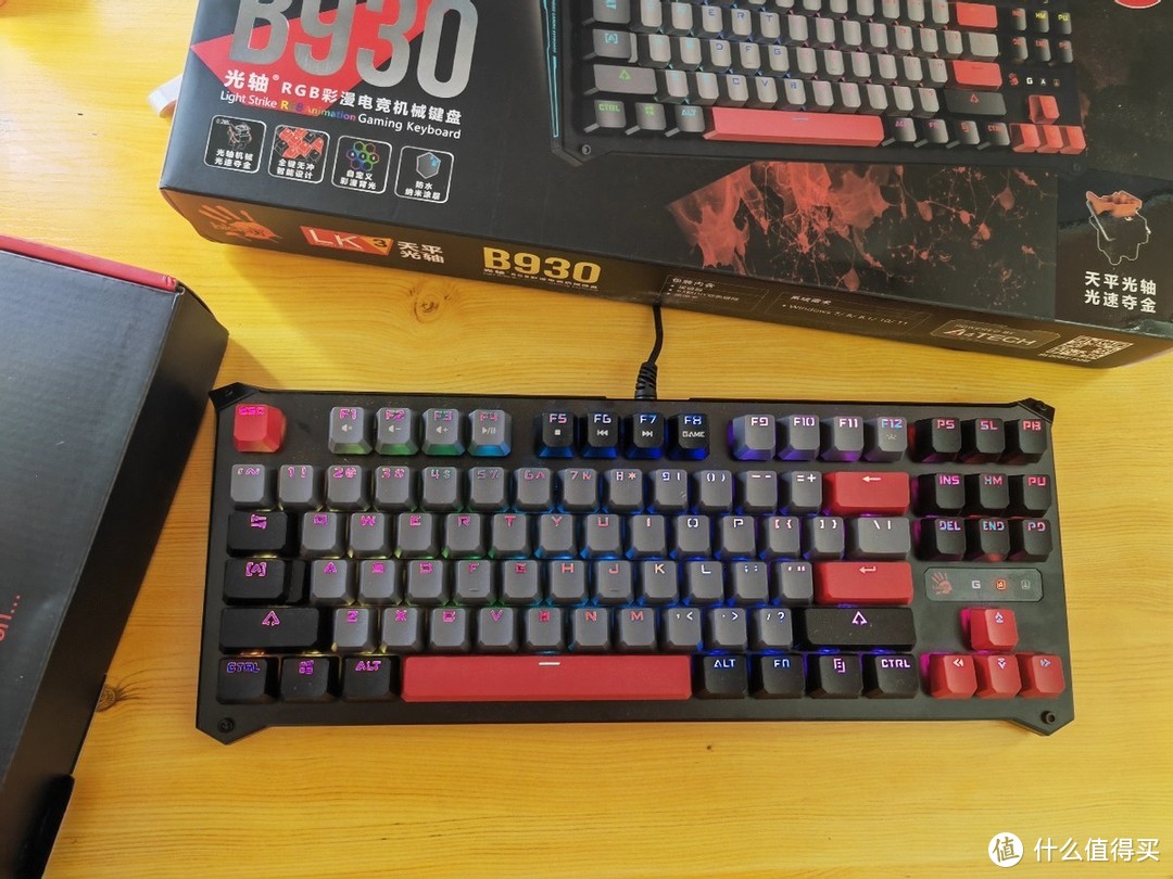 血手幽灵三代光轴B930键盘可玩性确实很高，一个月的真实使用体验