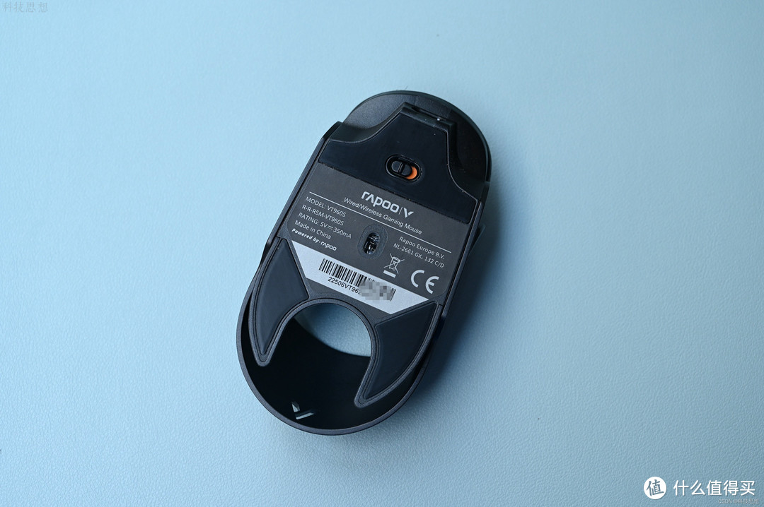 设计帅气的游戏鼠标，手感真不一般，雷柏VT960S上手