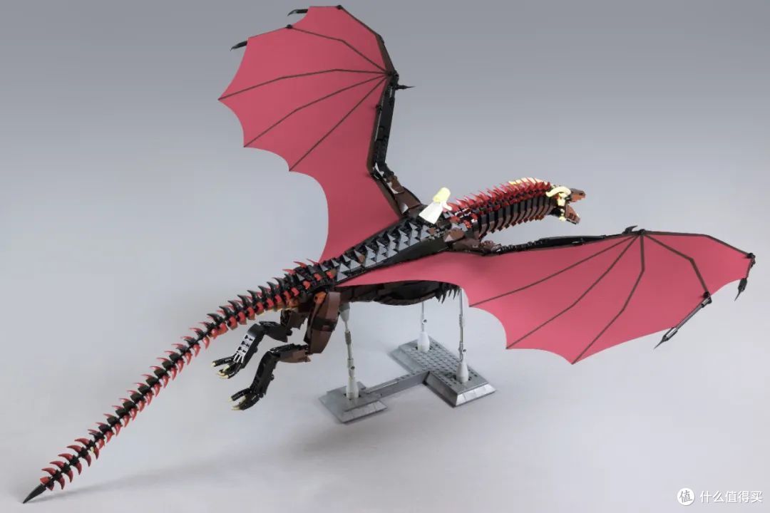 火龙卓耿moc作者:marcin otreba零件数量:1630成本预估:乐高零件约