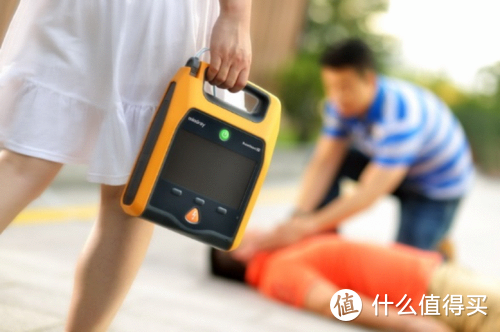 救命神器AED到底是什么工作原理？是高科技还是大力出奇迹？